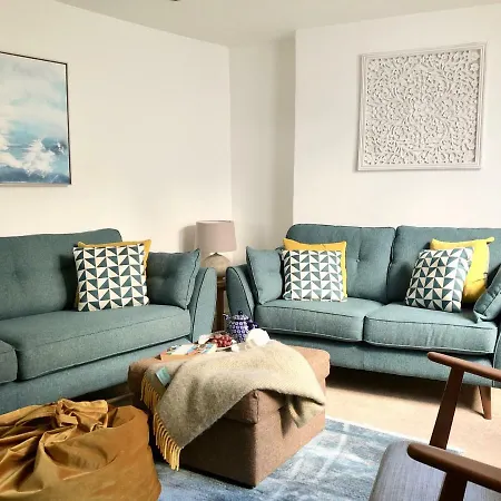 Waves End, St Ives, Hot Tub And Parking Holiday home