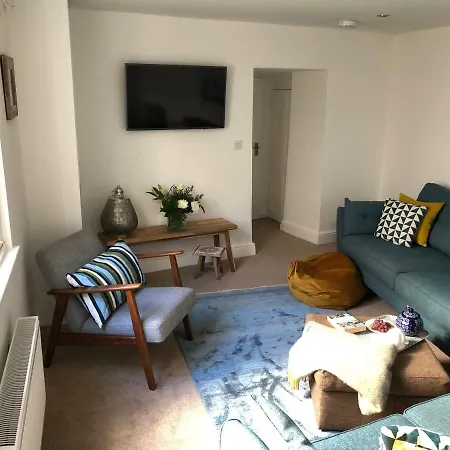 Waves End, St Ives, Hot Tub And Parking Holiday home St Ives (Cornwall)