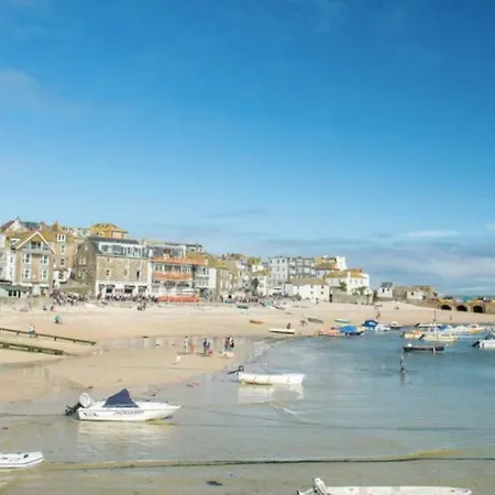 Waves End, St Ives, Hot Tub And Parking St Ives (Cornwall)