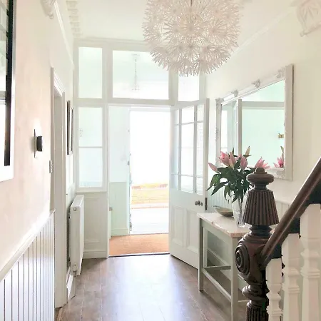 Holiday home Waves End, St Ives, Hot Tub And Parking *